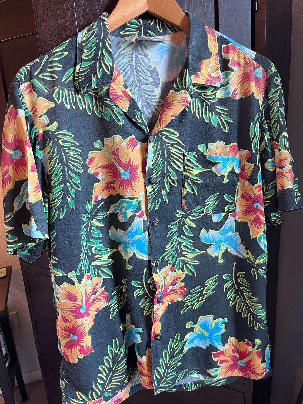 Vintage 80’s Kennington Ltd. Men’s Hawaiian Shirt Wood Buttons